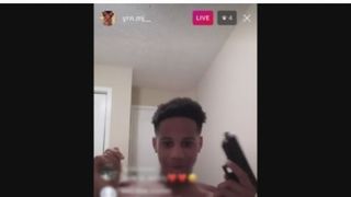 Un adolescent s-a impuscat live pe Instagram