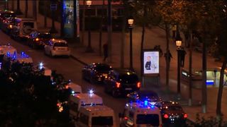 Focuri de arma la Paris, pe Champs-Élysées. Un politist a fost ucis si doi raniti. Atacatorul a fost impuscat