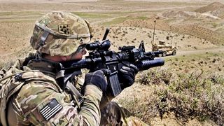 Masacru intr-o baza militara din Afganistan! Peste 140 de soldati au fost ucisi intr-un atac sangeros!