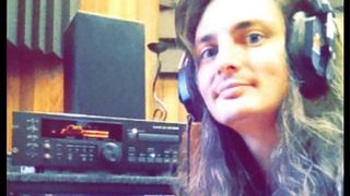 Soc  in lumea muzicii. Un cantaret si-a dat foc in direct pe Facebook