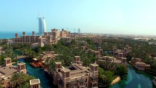 Dubai vrea sa construiasca un complex turistic de 1,7 miliarde de dolari pe doua insule artificiale. Proiectul arata spectaculos