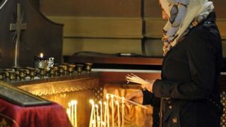 Un pastor le-a interzis enoriaselor sa mai poarte lenjerie intima in biserica. Motivul e halucinant!