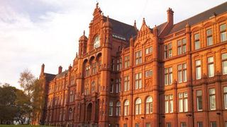 O noua alerta de securitate in Manchester! A inceput evacuarea universitatii Salford