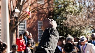 Protestatari, otraviti cu un praf alb la un miting electoral din Albania. Zeci de persoane au ajuns la spital