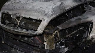 Un barbat de 30 de ani din Arges, gasit carbonizat intr-o masina. Si-a explicat gestul cumplit intr-un bilet de adio