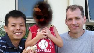 Doi homosexuali din Australia au cumparat un copil pe care l-au abuzat sexual ani de zile