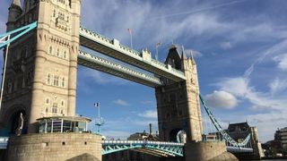 Se intampla si la ei - Agentii de circulatie din Londra au emis amenzi de parcare ilegala pentru conducatorii care si-au parasit masinile pe London Bridge in timpul atentatului