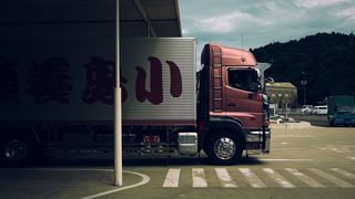 Veste proasta pentru TIR-istii romani! Inca o tara UE inchide usa tirurilor romanesti