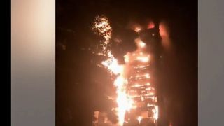 O femeie si-a aruncat bebelusul de la etajul noua sau zece al Grenfell Tower!