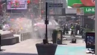 Cel putin 10 pietoni raniti la New York, dupa ce o masina a lovit un grup de oameni