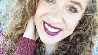 O profesoara a intretinut relatii sexuale cu un elev minor cu nevoi speciale intr-un parc