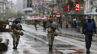 Atac terorist esuat intr-o gara din Bruxelles. Un barbat care a strigat "Allahu Akbar" a fost ucis de militari
