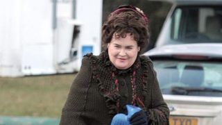 Cantareata Susan Boyle, atacata de 15 huligani, in statia de autobuz: "Aruncau cu pietre in ea si ii strigau ca e o urata!"