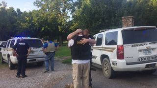 Cele putin 17 persoane au fost impuscate intr-un club de noapte, in Arkansas. Politia a exclus atacul terorist