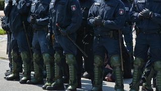 Melania Trump a ramas blocata in casa din cauza protestelor anti-G20! Politia din Hamburg cere intariri pentru ca nu face fata manifestantiilor