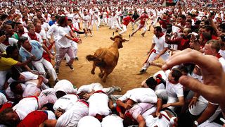 Cinci persoane, ranite in cursele cu tauri de la Pamplona