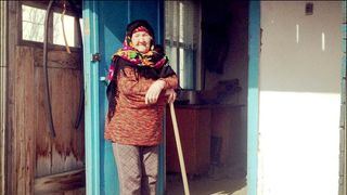 "Boala somnului", fenomenul misterios care terorizeaza un sat intreg. Oamenii adorm chiar si in timp ce merg si se trezesc apoi peste cateva zile. Nici animalele nu sunt ocolite de fenomenul bizar