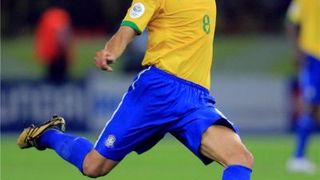 Crima care a socat Italia! Un fotbalist si-a ucis mama si sora de 11 ani