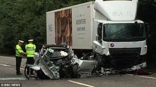 Si-a vazut sotia si copiii murind intr-un accident cumplit. A privit neputuncios cum acestia se sting sub ochii lui