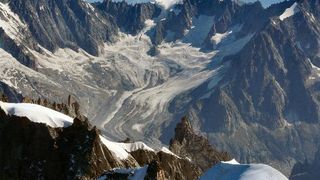 Descoperire macabra in Alpi, dupa topirea ghetarilor: Sunt sute de cadavre mumificate