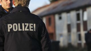 Un mort si 12 raniti in Germania, dupa ce mai multe masini au intrat in multime