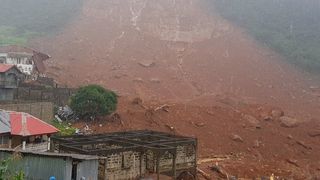 Cel putin 180 de morti in alunecari de teren din Sierra Leone