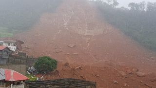 Bilantul alunecarilor de teren din Sierra Leone a ajuns la 312 morti