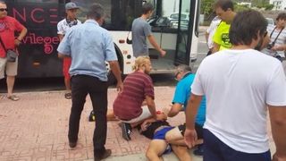 Bataie in plina strada, intre soferul unui autobuz si un calator! Cum a reactionat iubita victimei