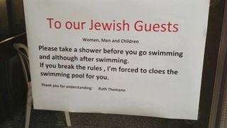 Mesajul unui hotel din Elvetia a starnit furie: Dragi evrei, faceti dus!