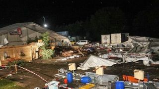 Imagini de cosmar dupa o furtuna violenta. Sunt mai multi morti si sute de raniti!