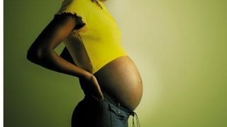 Parintii fetitei de 10 ani, care a nascut dupa ce a fost abuzata, refuza sa vada bebelusul. I-au spus copilei ca are probleme la stomac, de aceea i-a crescut burta