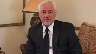 S-a stins din viata in conditii suspecte! Un ambasador a fost gasit mort in piscina resedintei sale