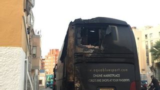 Autocarul unei echipe de ciclism a fost incendiat in Spania. Focul a fost pus intentionat
