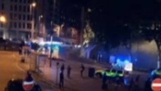 Atac cu acid langa un mare centru comercial din Londra! Cel putin 6 oameni au fost raniti