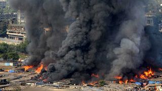 Cel putin 22 de persoane au murit, alte cateva zeci au fost ranite intr-o busculada creata in gara din Mumbai