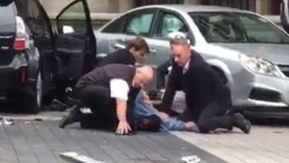 Mai multe persoane au fost ranite la Londra dupa ce o masina a intrat pe trotuar!