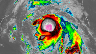 Uraganul Nate s-a intensificat deasupra Golfului Mexic, dupa ce a ucis cel putin 25 de persoane in America Centrala