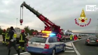 Accident cumplit in Italia. Un roman a murit, iar alti 5 au fost grav raniti