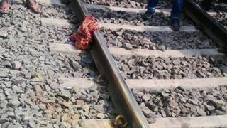 Caz cutremurator! Doi parinti s-au aruncat in fata trenului impreuna cu cei trei copii, cu varste cuprinse intre 3 si 16 ani. Cum au fost gasiti cei 5