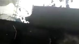 Dezastru la un festival de muzica! Mii de oameni au vazut cum un DJ moare dupa ce scena pe care se afla s-a prabusit