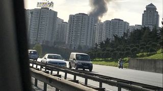 Incendiu devastator intr-un spital din Istanbul. Mai multe etaje au fost cuprinse de flacari