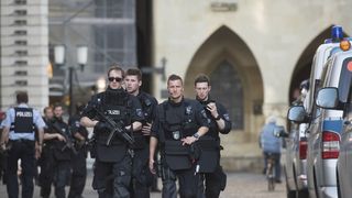 Cine este barbatul din Germania care a intrat cu duba in multime. Autoritatile au avut un soc cand au vazut cine e si ce a facut inainte de atac