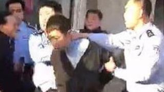 Atac cu cutitul in apropierea unei scoli: cel putin 7 morti