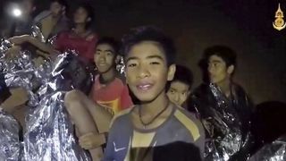 Interventie contracronometru in Thailanda! Sase din cei 12 copii captivi in pestera au fost adusi la suprafata