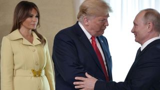 Vladimir Putin i-a oferit un cadou inedit lui Donald Trump. Reactie incredibila cand a auzit si avertismentul