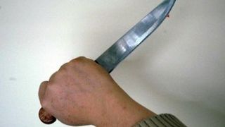 Sinucidere sau crima? Un roman din Italia, tata a trei copii, a fost gasit cu un cutit infipt in piept