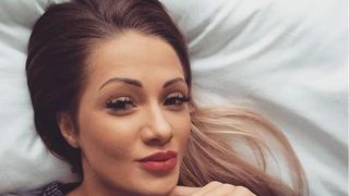 Socant! O mama s-a spanzurat de fata cu fetita ei de trei ani, dupa ce s-a certat cu iubitul la telefon