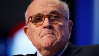 Giuliani a fost platit de firma de consultanta a fostului director FBI Louis Freeh pentru scrisoarea transmisa autoritatilor de la Bucuresti