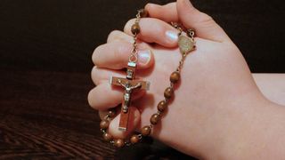 Mii de copii au fost abuzati sexual de reprezentanti ai Bisericii Catolice din Germania. Dezvaluirile incredibile