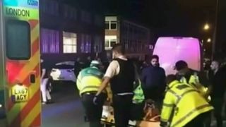 Atac rasist la Londra! O masina a lovit mai multi pietoni in fata unei moschei